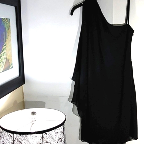 XSCAPE NWT BLACK ONE-SHOULDER RHINESTONE FLUTTER HEM MINI DRESS SIZE 6 - Picture 13 of 15